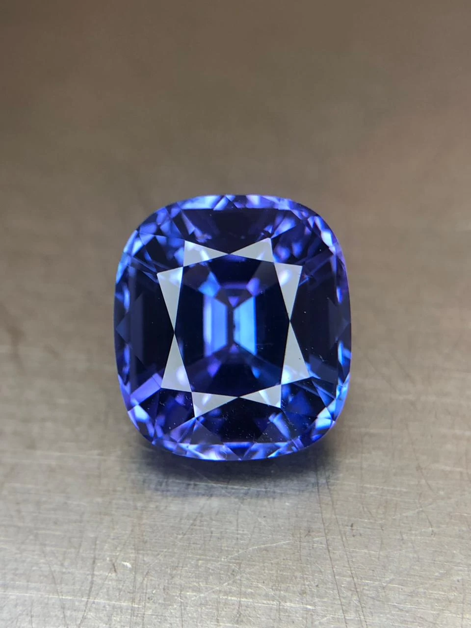 Tanzanite 5.3 carat, AA Grade in Step Cushion Cut — view 4